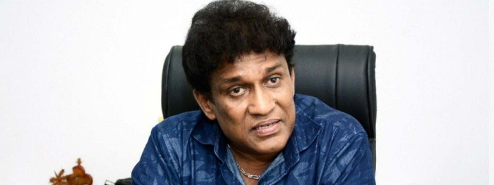 பிரச்சினைகளை தேடாமல் தீர்வுகளை அறிவிக்க வேண்டும்
